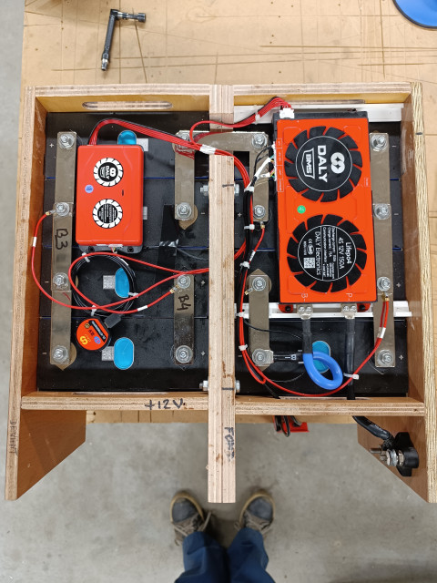 Les deux demi batteries assemblées